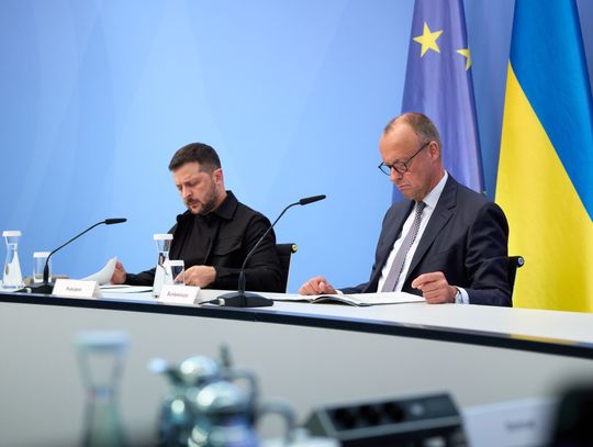 Zełenski: mamy nadzieję, że głównym tematem spotkania na Alasce będzie zawieszenie broni
