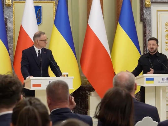 Zełenski odznaczył prezydenta Dudę Orderem Wolności