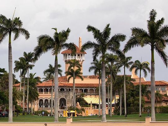 Zełenski po raz pierwszy odwiedzi Mar-a-Lago - „zimowy Biały Dom”