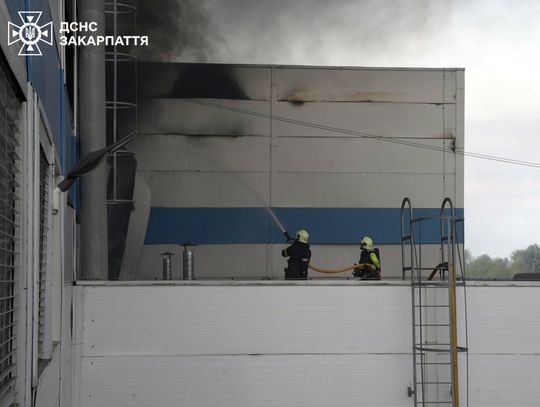 Zełenski: Rosjanie celowo uderzyli w amerykańską fabrykę na Zakarpaciu