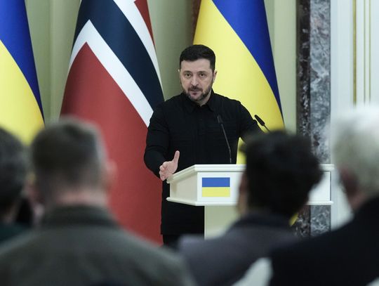 Zełenski rozmawiał z Trumpem o przygotowaniach do spotkania negocjatorów w Genewie