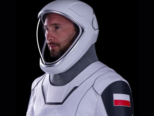 Źródła PAP: Ogłoszenie Muska o wycofaniu kapsuł Dragon nie wpłynie na lot polskiego astronauty