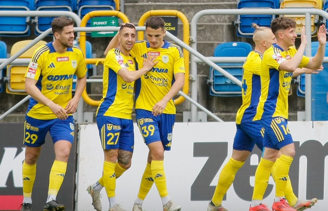 1. liga piłkarska - Arka puka do bram ekstraklasy