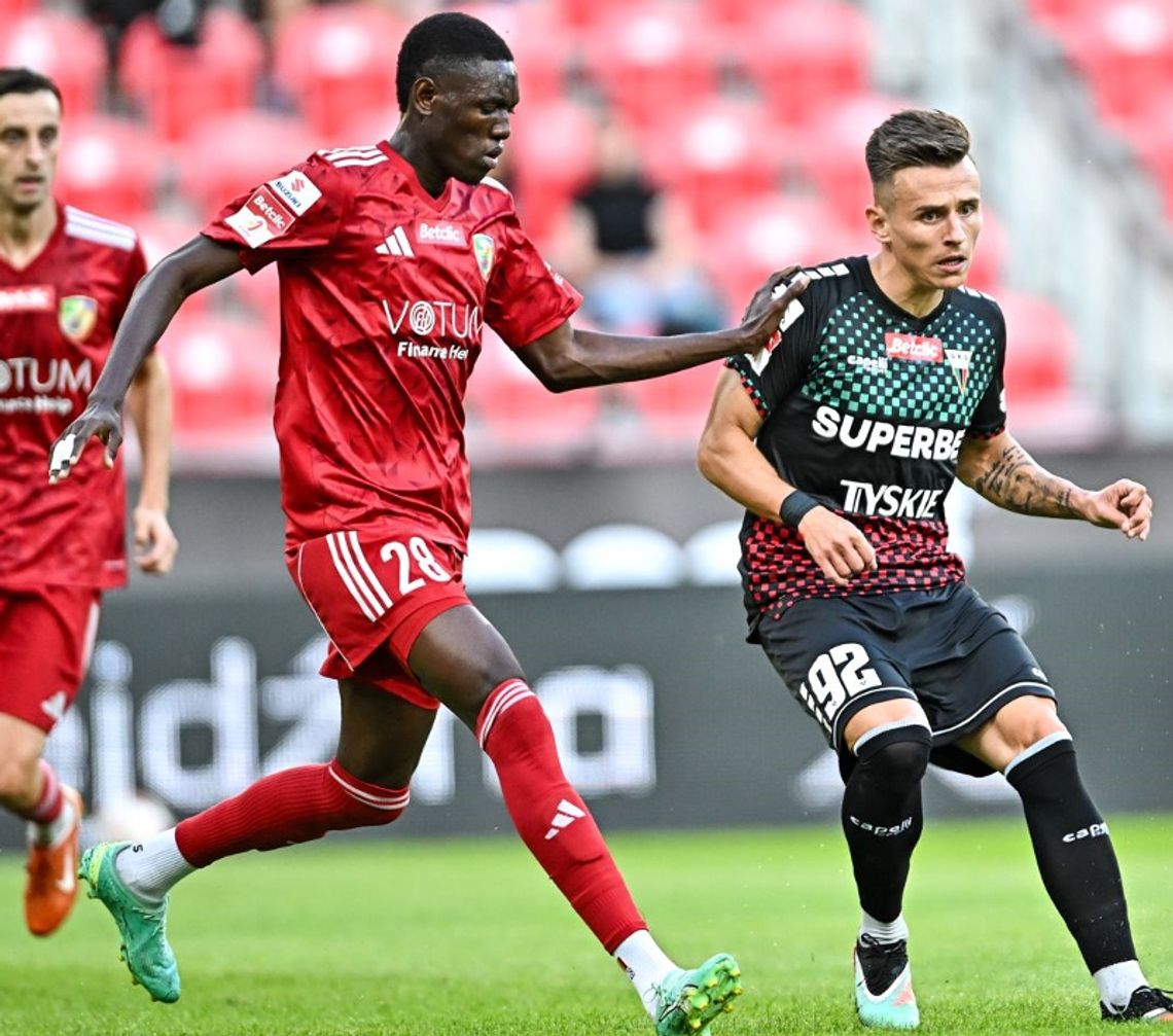 1. liga piłkarska - kanonada w Tychach, dobra forma beniaminków 1. liga piłkarska - kanonada w Tychach, dobra forma beniaminków