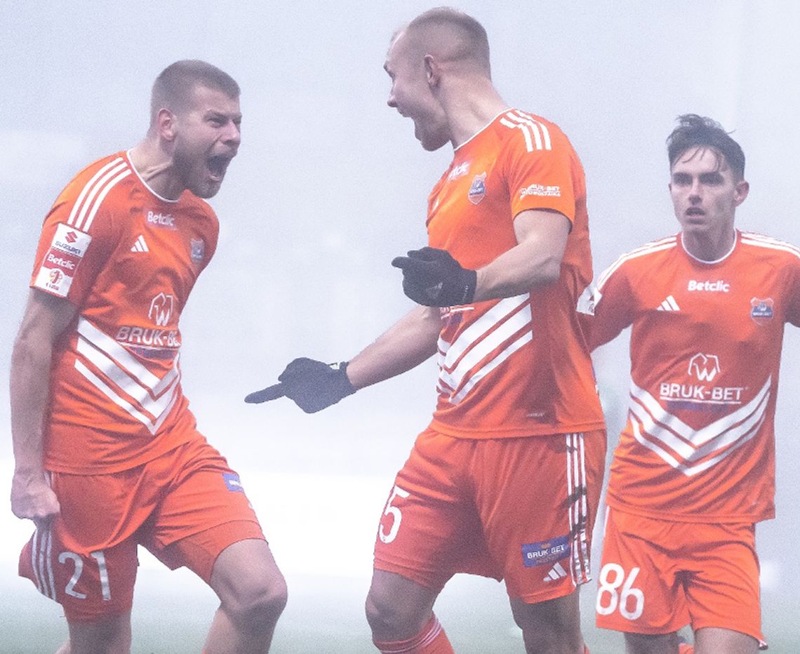 1. liga piłkarska - lider z Niecieczy zakończył rok zwycięstwem