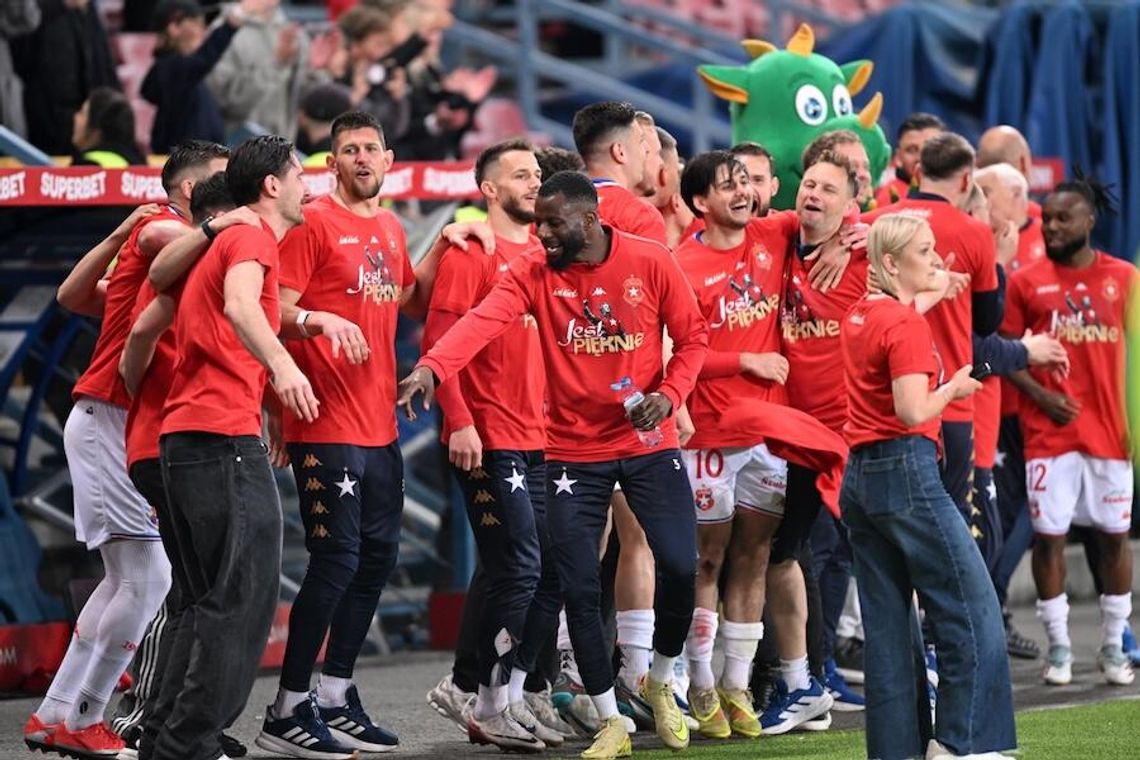 1. liga piłkarska - po czterech lata Wisła Kraków wróciła do ekstraklasy