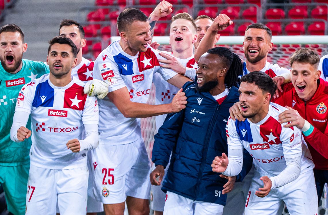 1. liga piłkarska - Polonia Warszawa i Wisła Kraków blisko baraży