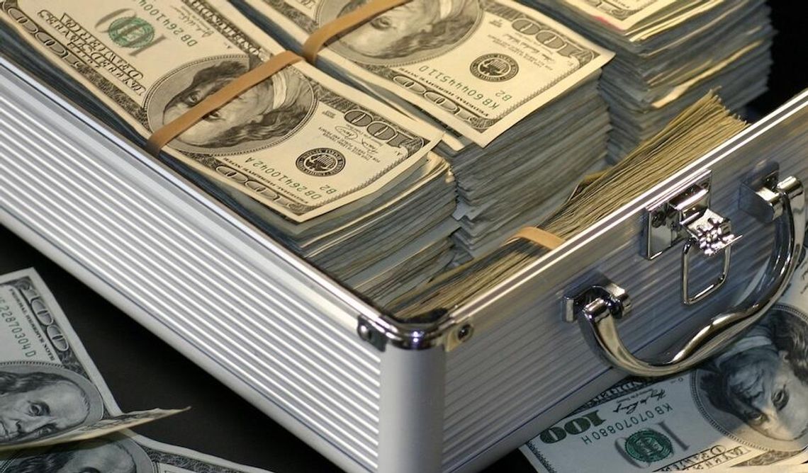 10 najbogatszych wzbogaciło się w ubiegłym roku o blisko 700 mld dol. 10 najbogatszych wzbogaciło się w ubiegłym roku o blisko 700 mld dol.