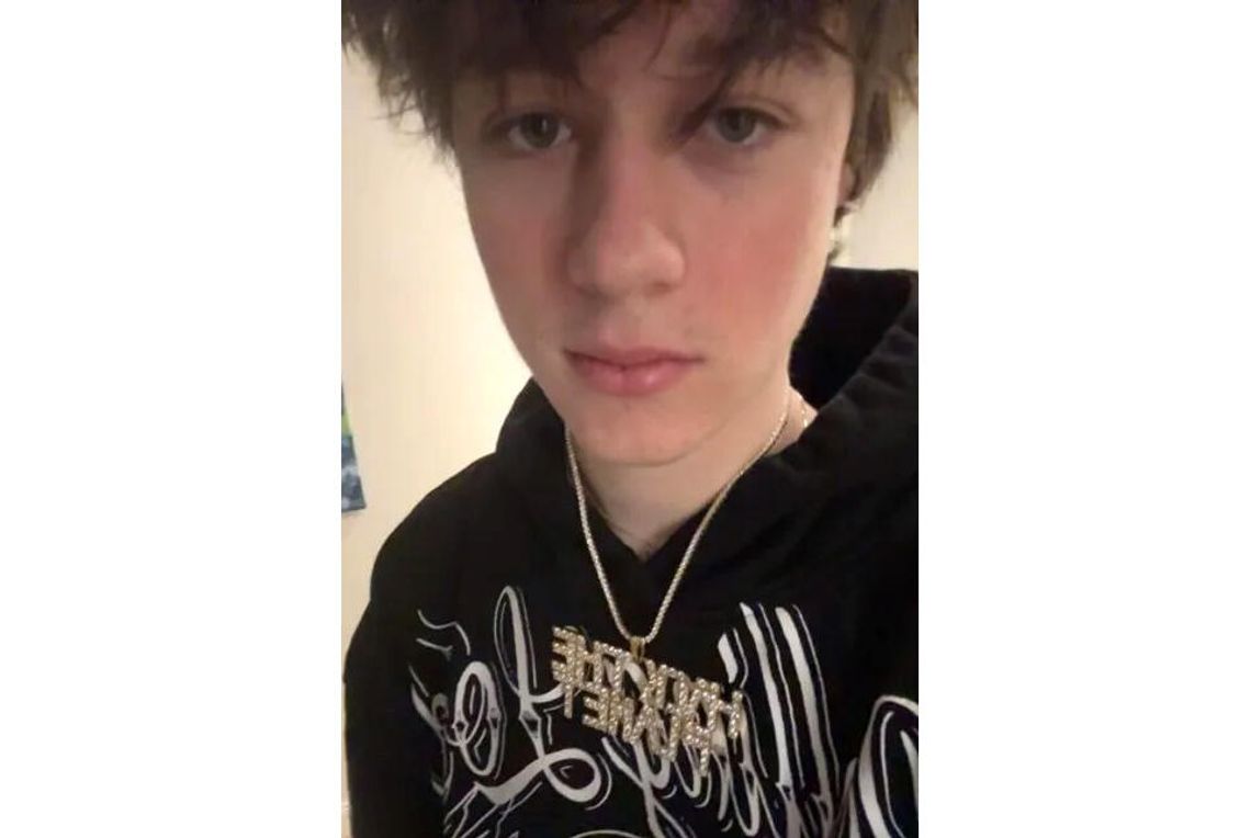 19-letni haker z Chicago z zarzutami za globalne ataki i szantażowanie firm