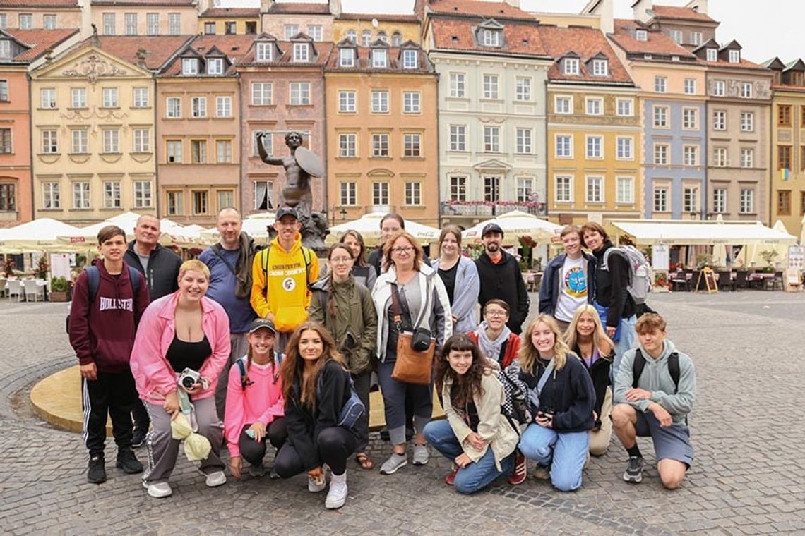 Absolwenci Polskiej Szkoły im. św. Rafała Kalinowskiego w Polsce