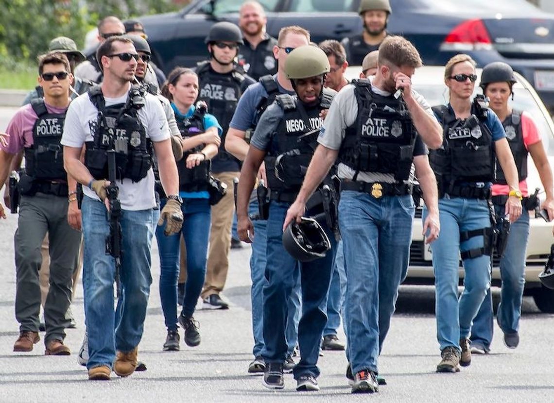 Agenci federalni wspierają chicagowską policję w walce z handlem bronią