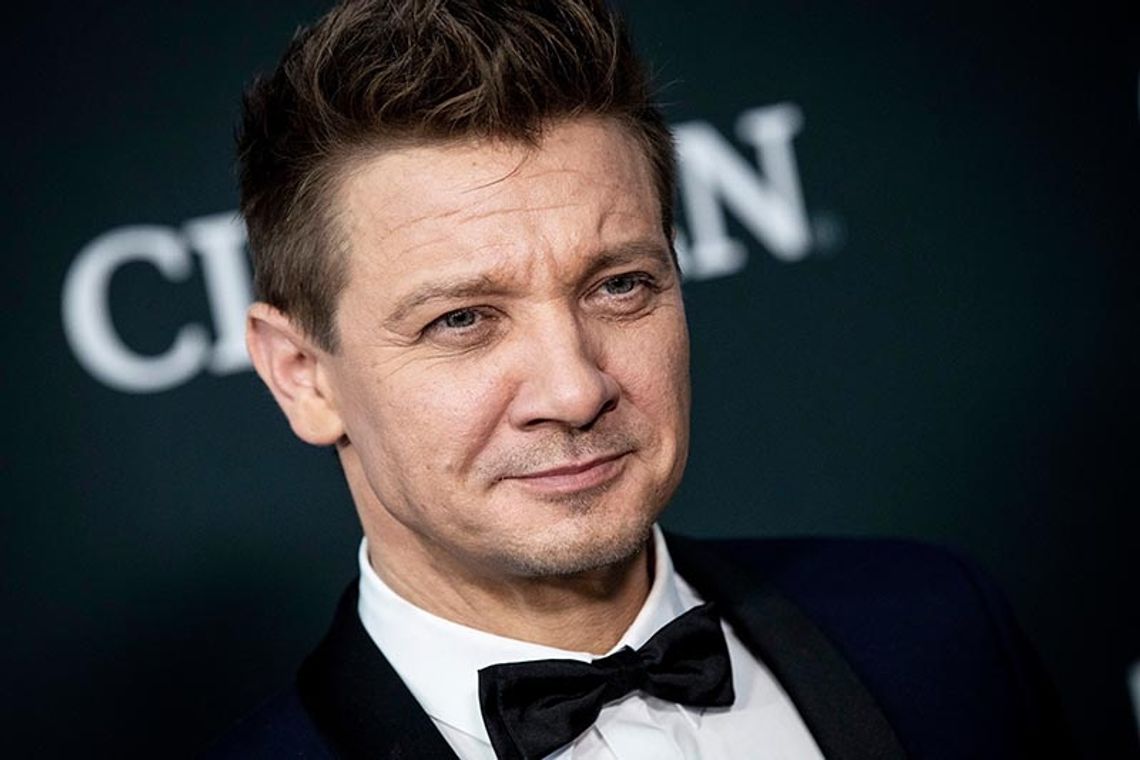 Aktor Jeremy Renner opublikował pierwsze zdjęcie ze szpitala po wypadku podczas odśnieżania