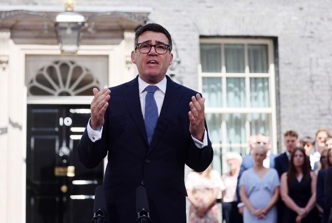 Andy Burnham został 59. premierem Wielkiej Brytanii Andy Burnham został 59. premierem Wielkiej Brytanii