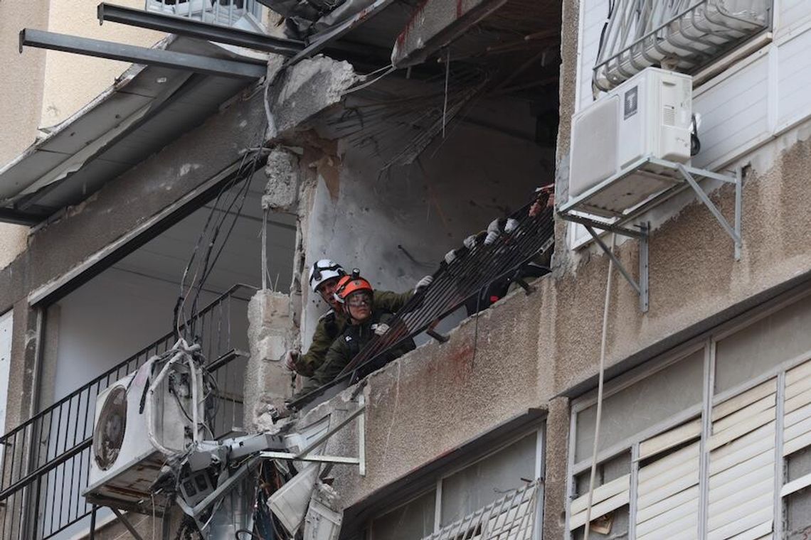 Ataki Iranu na Tel Awiw, odłamki uszkodziły dom konsula USA w Jerozolimie Ataki Iranu na Tel Awiw, odłamki uszkodziły dom konsula USA w Jerozolimie