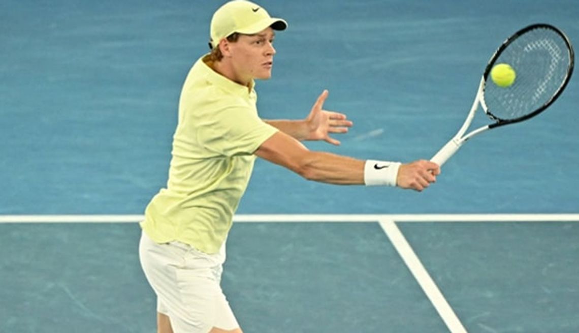 Australian Open - broniący tytułu Sinner i Zverev w finale. Krecz Djokovica Australian Open - broniący tytułu Sinner i Zverev w finale. Krecz Djokovica