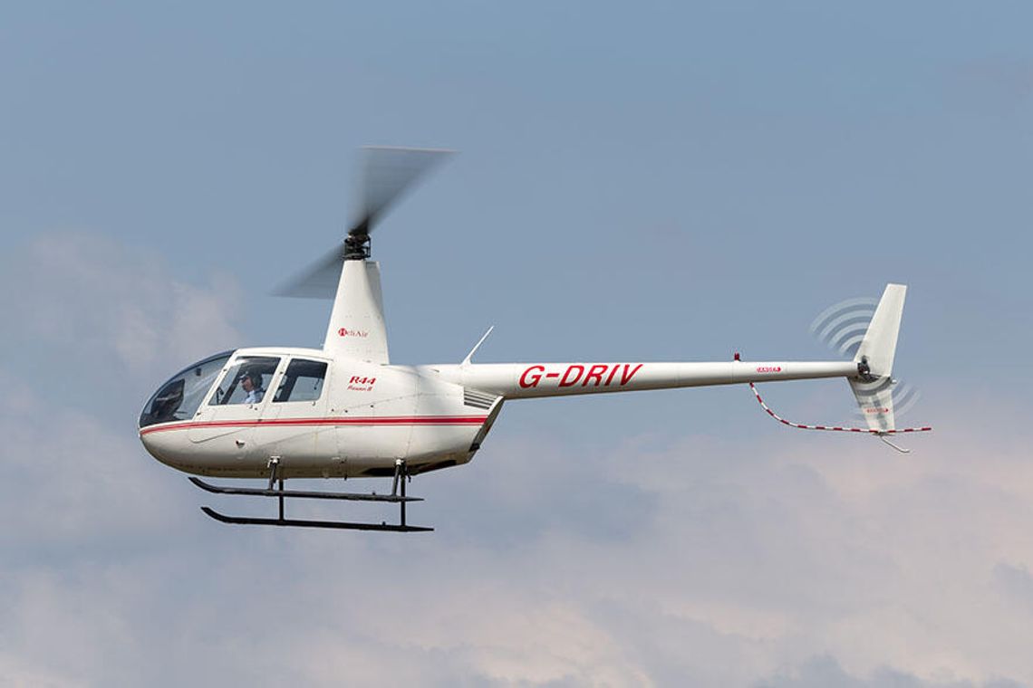 Awaryjne lądowanie helikoptera na polu golfowym na południu Chicago (WIDEO)