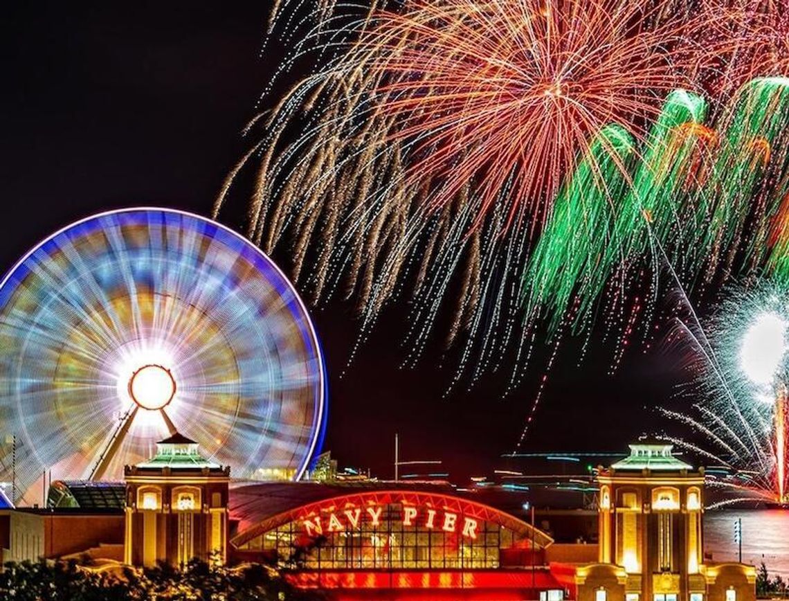 Bezpłatne przejażdżki diabelskim młynem w Navy Pier po nieudanym pokazie fajerwerków Bezpłatne przejażdżki diabelskim młynem w Navy Pier po nieudanym pokazie fajerwerków