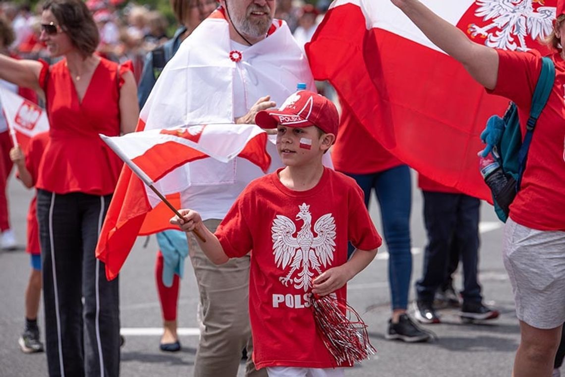 Biało-czerwony tłum zalał Chicago w dniu Parady Konstytucji 3 Maja