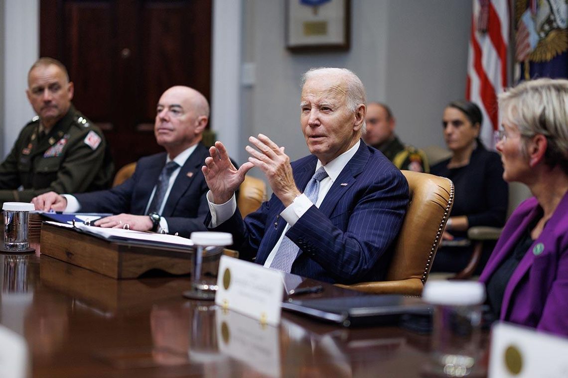 Biden rozmawiał z Zełenskim i ogłosił nowy pakiet pomocy wojskowej wart 425 mln USD