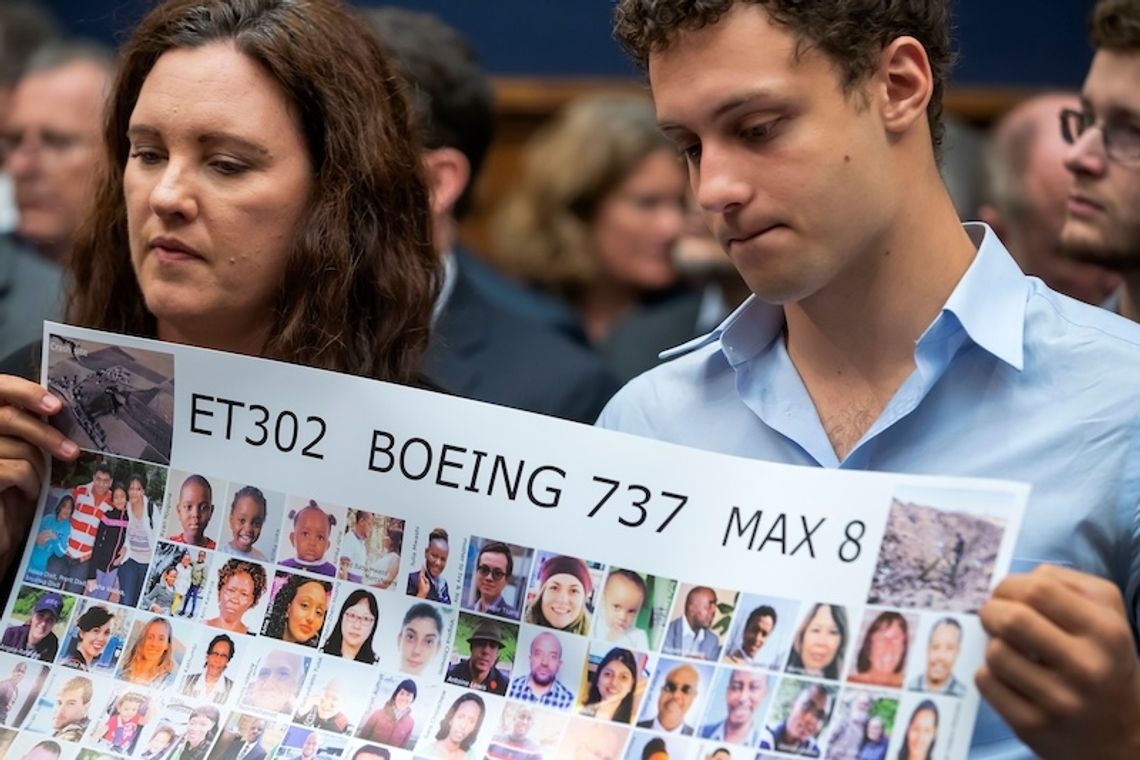 Boeing przyzna się do zarzutów o oszustwo związane z dwoma katastrofami samolotów 737 Max