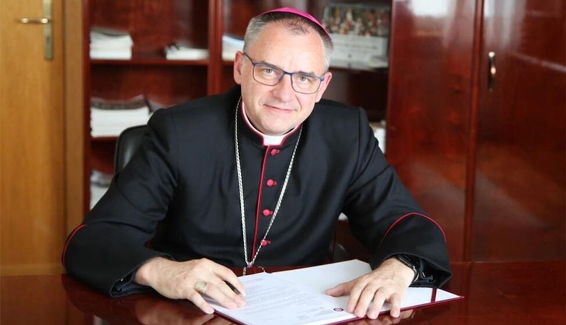 Bp Chrząszcz do Polonii i Polaków za granicą: bogactwem Polonii jest zdolność do budowania mostów