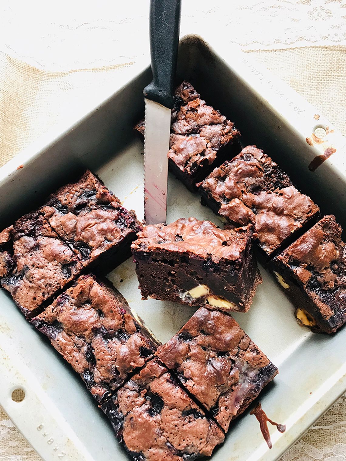 Brownie z borówkami i białą czekoladą