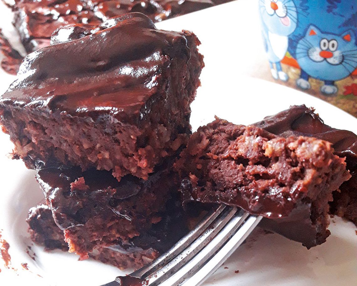 Brownie z czerwonej fasoli bez mąki i cukru