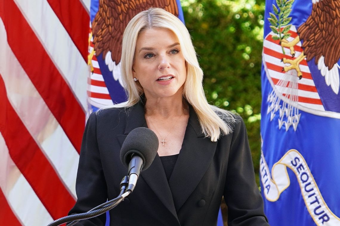Bulwark: zwolennicy teorii spiskowych chcą dymisji prokurator generalnej i szefa CIA
