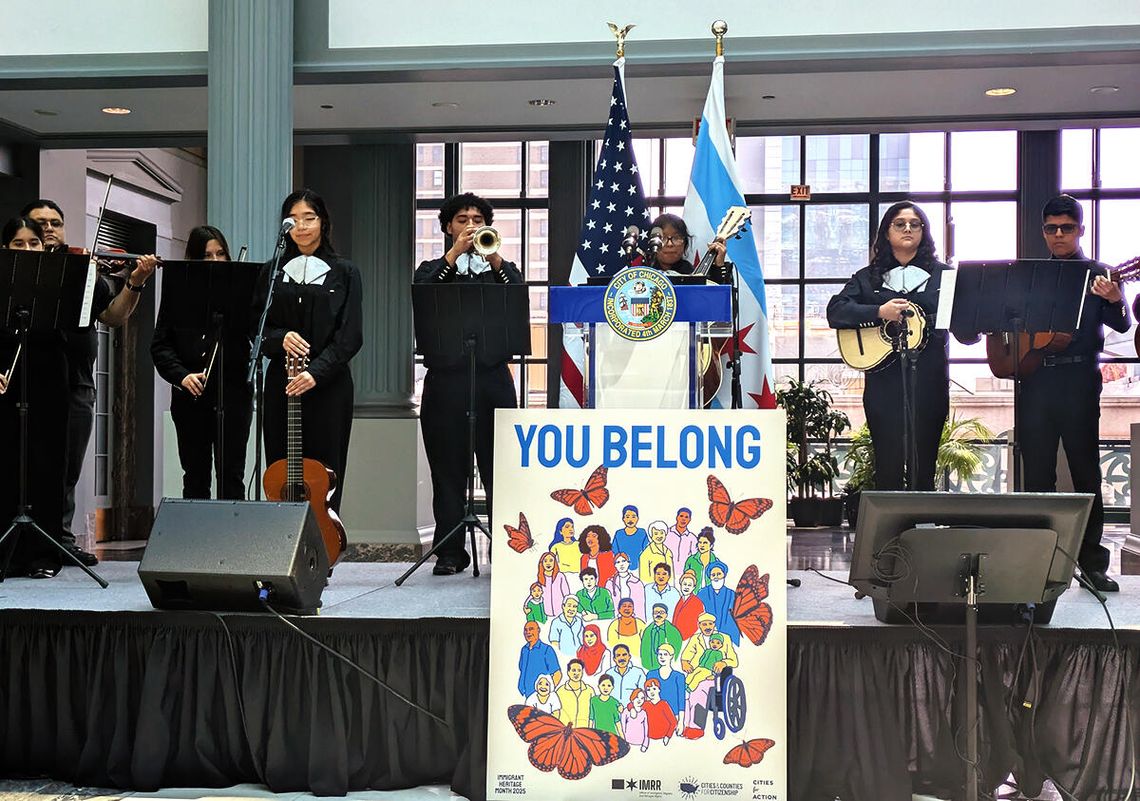 Burmistrz Brandon Johnson na obchodach Miesiąca Dziedzictwa Imigrantów: Chicago nie ugnie się i nie złamie