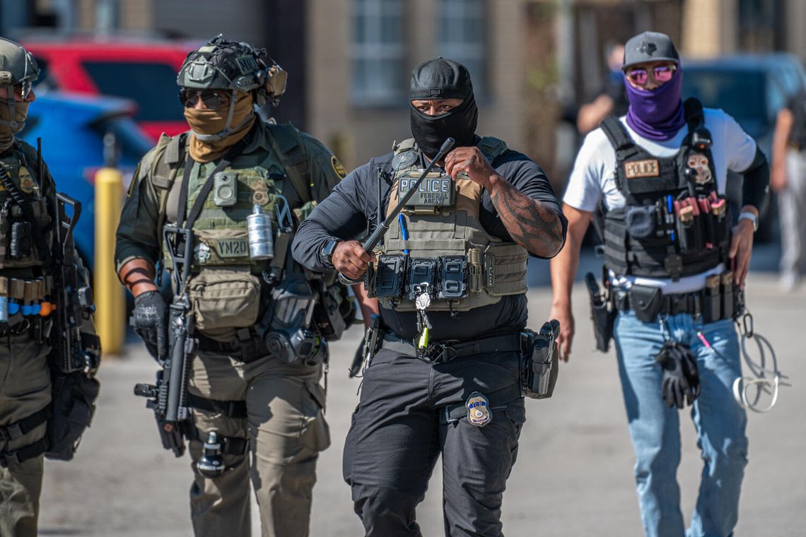 Burmistrz Chicago apeluje o zgłaszanie nadużyć agentów imigracyjnych Burmistrz Chicago apeluje o zgłaszanie nadużyć agentów imigracyjnych