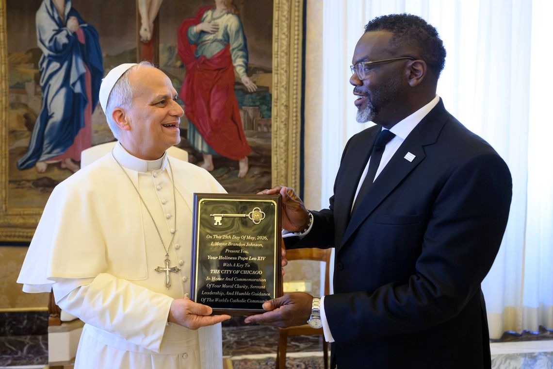 Burmistrz Johnson w Watykanie zaprosił papieża Leona XIV do Chicago CNS/Vatican Media/Facebook