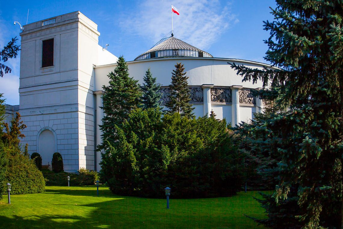 CBOS: 56 proc. badanych dobrze o prezydencie, Sejm pozytywnie ocenia 27 proc., a Senat - 31 proc. CBOS: 56 proc. badanych dobrze o prezydencie, Sejm pozytywnie ocenia 27 proc., a Senat - 31 proc.