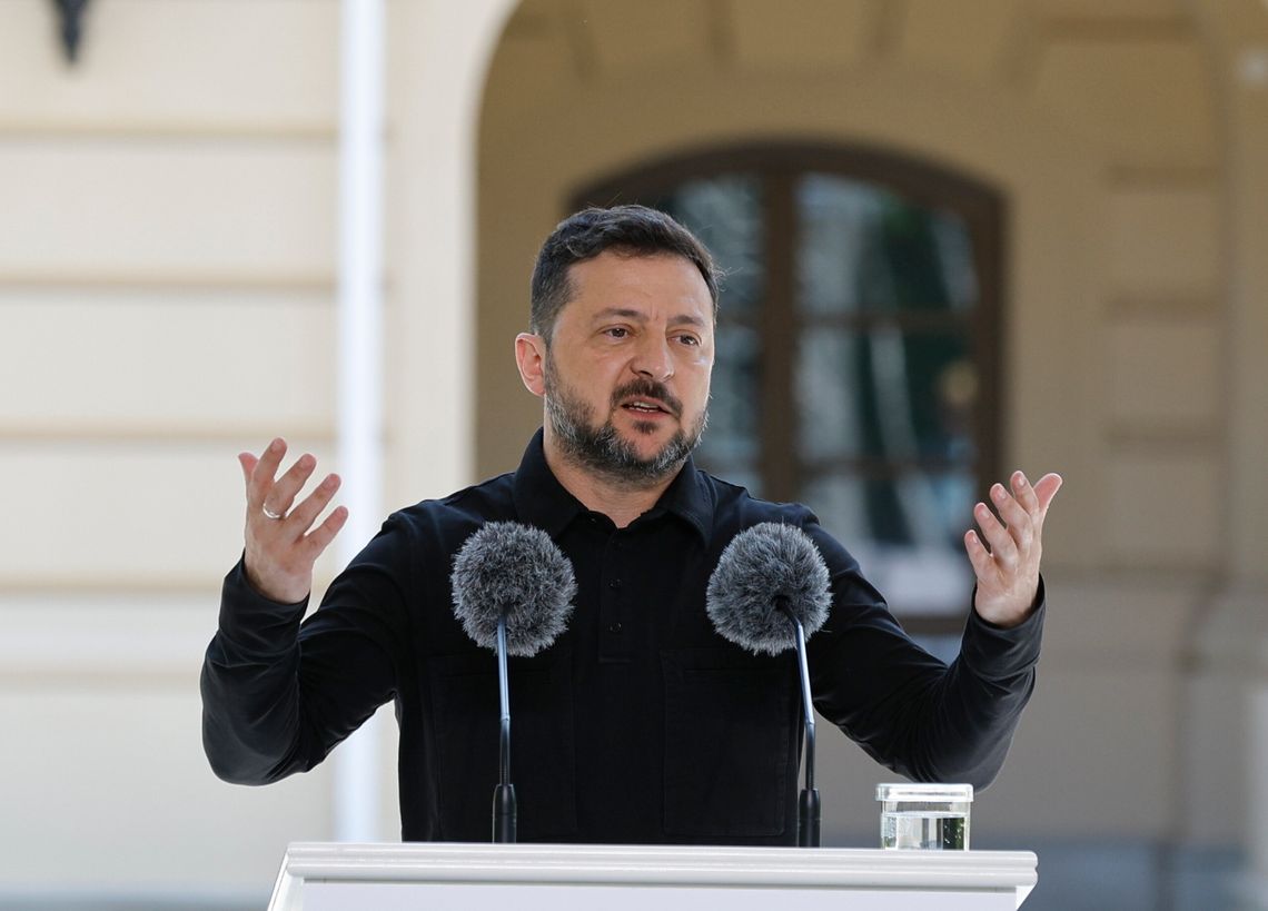 CBOS: 59 proc. Polaków popiera odebranie Zełenskiemu Orderu Orła Białego
