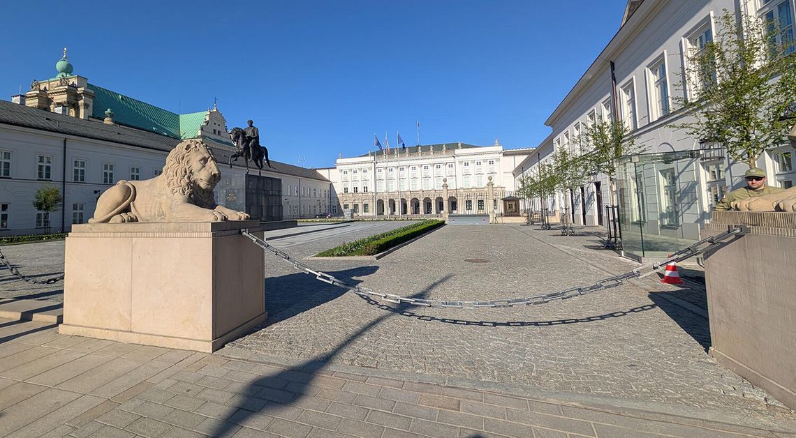 CBOS: w kwietniu Nawrocki liderem rankingu zaufania; na drugim miejscu ex aequo Kosiniak-Kamysz i Sikorski