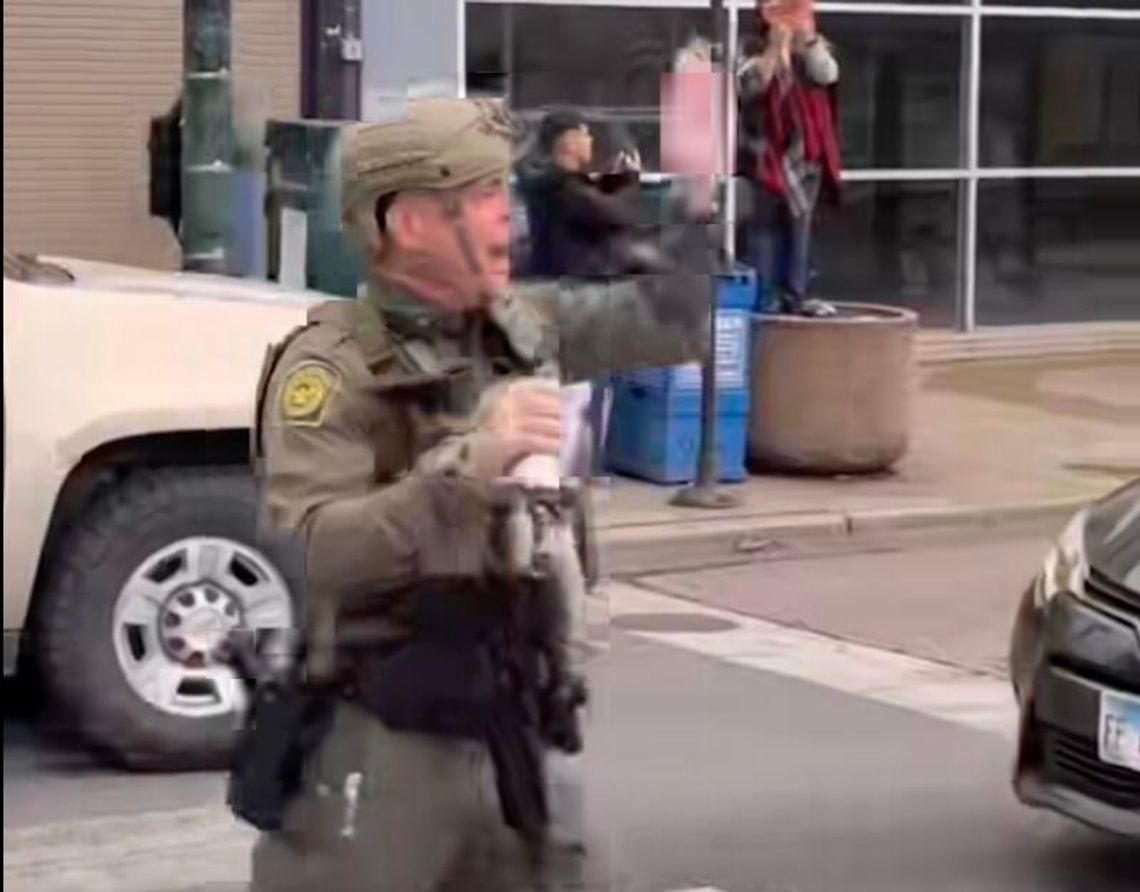 Chaos w Little Village, DHS: ktoś strzelał do agentów federalnych Chaos w Little Village, DHS: ktoś strzelał do agentów federalnych