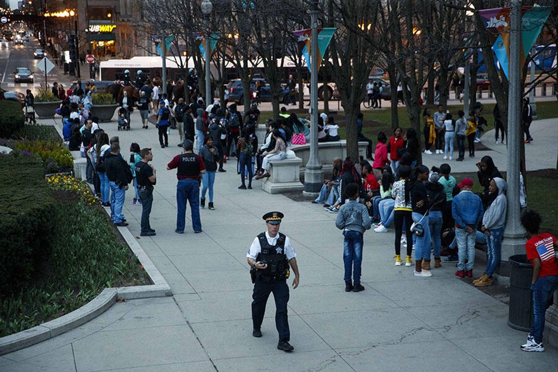 Chicagowscy radni przesunęli na czerwiec głosowanie nad nową godziną policyjną dla nieletnich