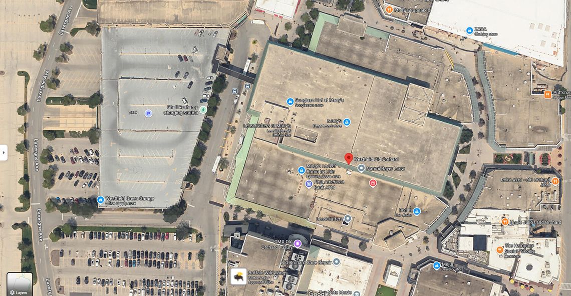 Chwile grozy w Old Orchard Mall  w Skokie,  policyjna akcja po zgłoszeniu o broni