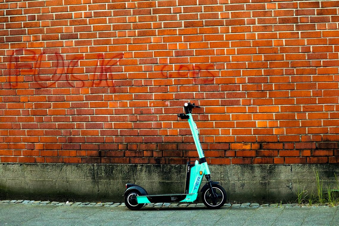 Cypr. Mężczyzna ukradł ponad 100 hulajnóg elektrycznych