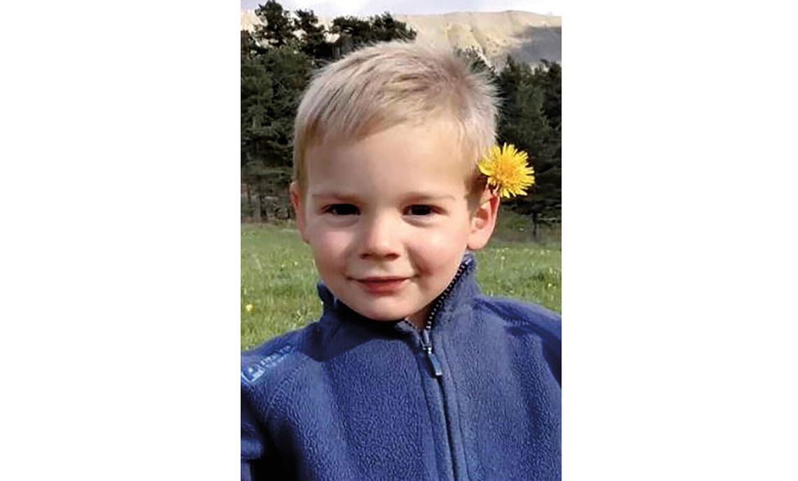 Czaszka w zgliszczach Czaszka w zgliszczach