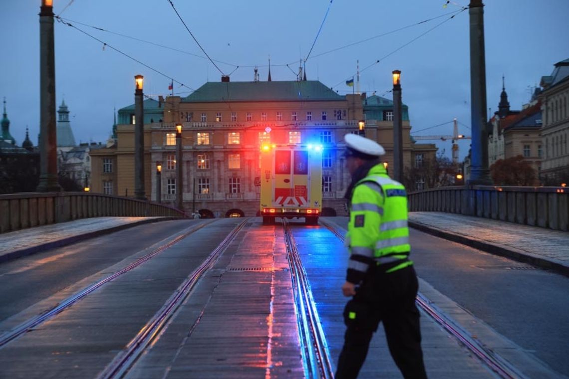 Czechy. Policja: kilka osób zabitych w strzelaninie w centrum Pragi; zabójca „wyeliminowany”