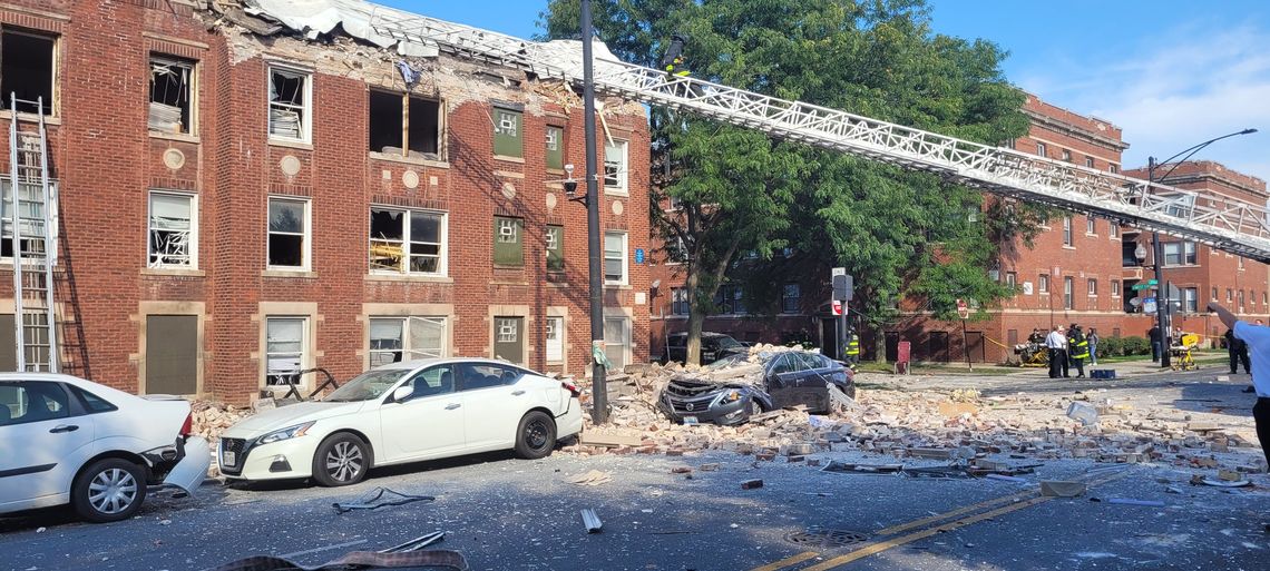 Częściowo zawalił się budynek na zachodzie Chicago, są ranni (WIDEO)