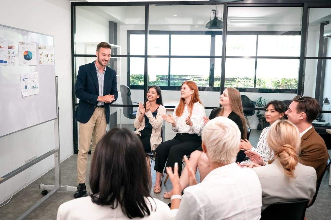 Czym jest mentoring biznesowy i jakie korzyści może przynieść Twojej firmie?