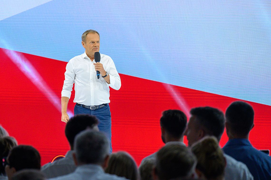 D. Tusk: jeszcze niecały miesiąc i pełnia praw kobiet nie będzie marzeniem, a stanie się znów codziennością