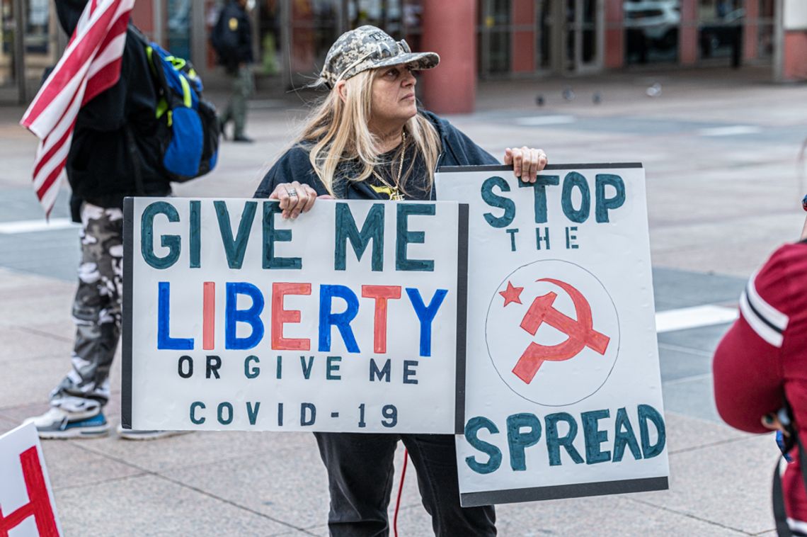 Demonstracje przed Thompson Center (ZOBACZ ZDJĘCIA)