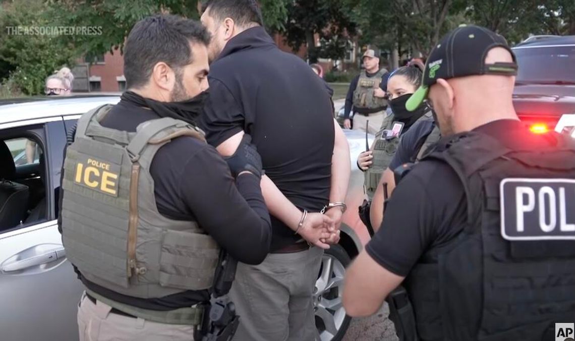 DHS: ponad 500 osób zatrzymanych w rejonie Chicago w ramach operacji Midway Blitz (WIDEO)