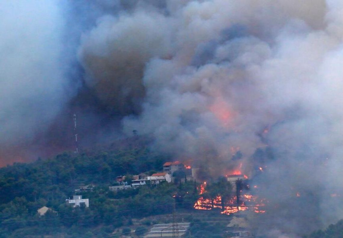 Dragon Bravo rozrasta się do największego w tym roku pożaru w kontynentalnej części Ameryki