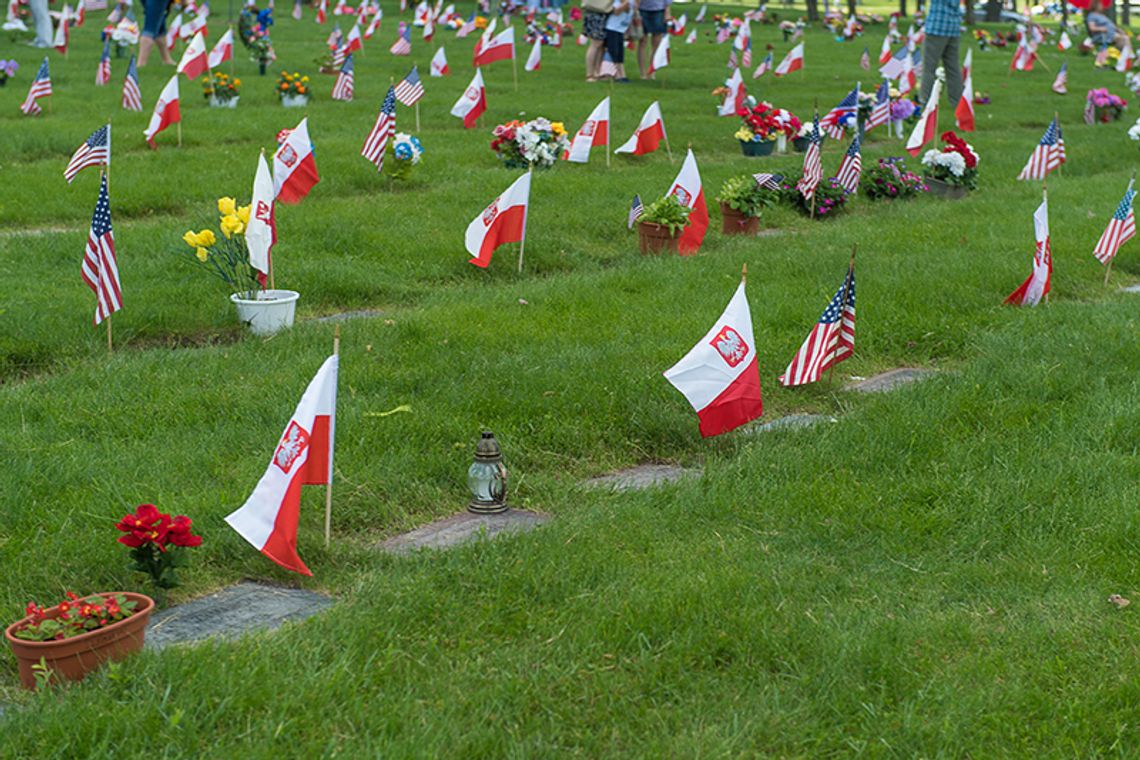 Dusze Bogu, ciała Ameryce a serca Ojczyźnie oddali. Obchody Memorial Day na cmentarzu Maryhill