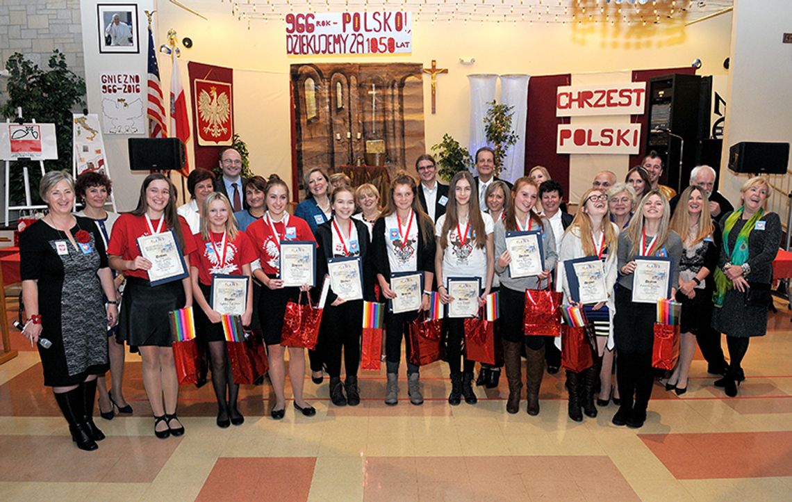 Efektowne zakończenie międzyszkolnego turnieju nt. chrztu Polski