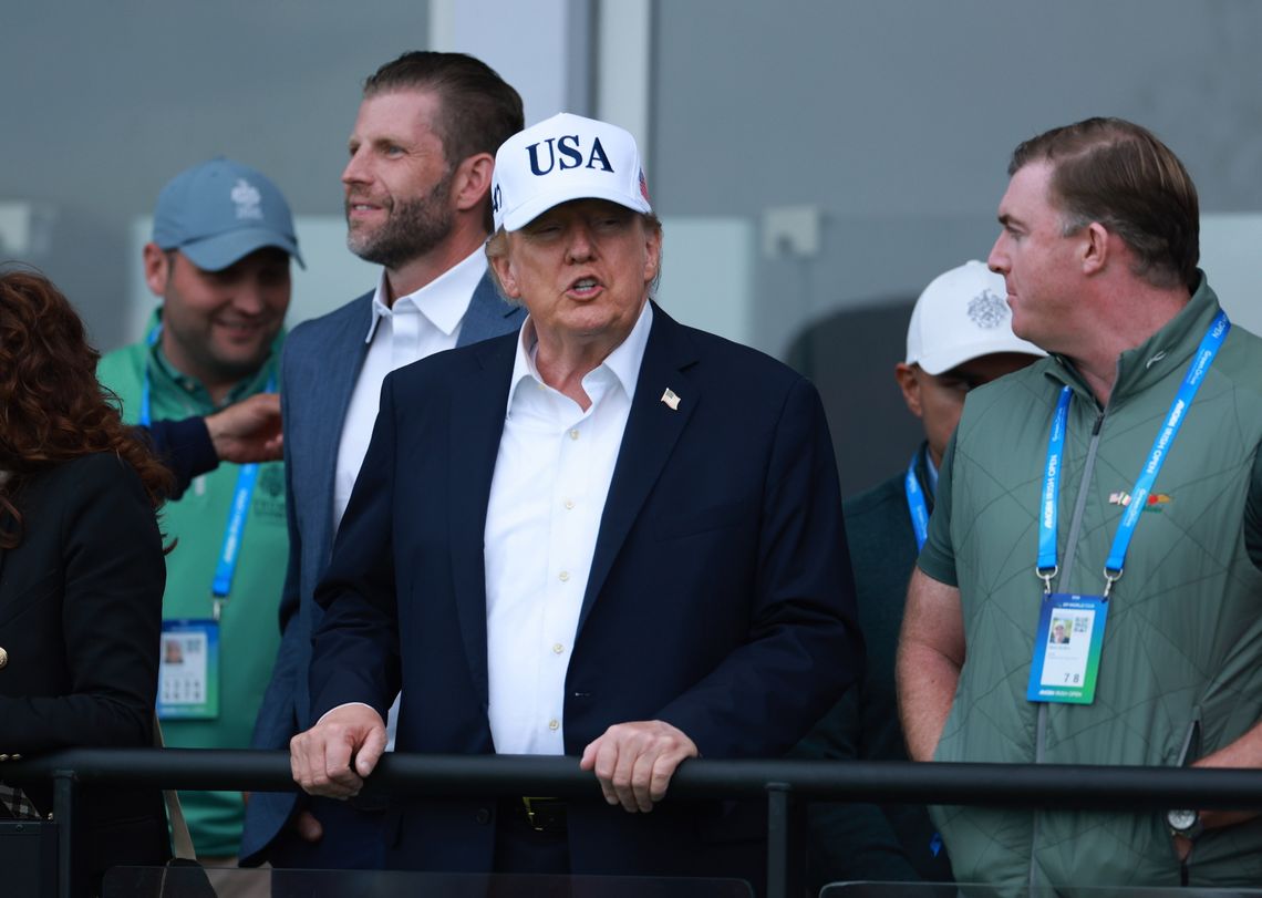 Eksperci: Trump nie chce ograniczania rozwoju AI, bo jego rodzina zainwestowała w ten sektor