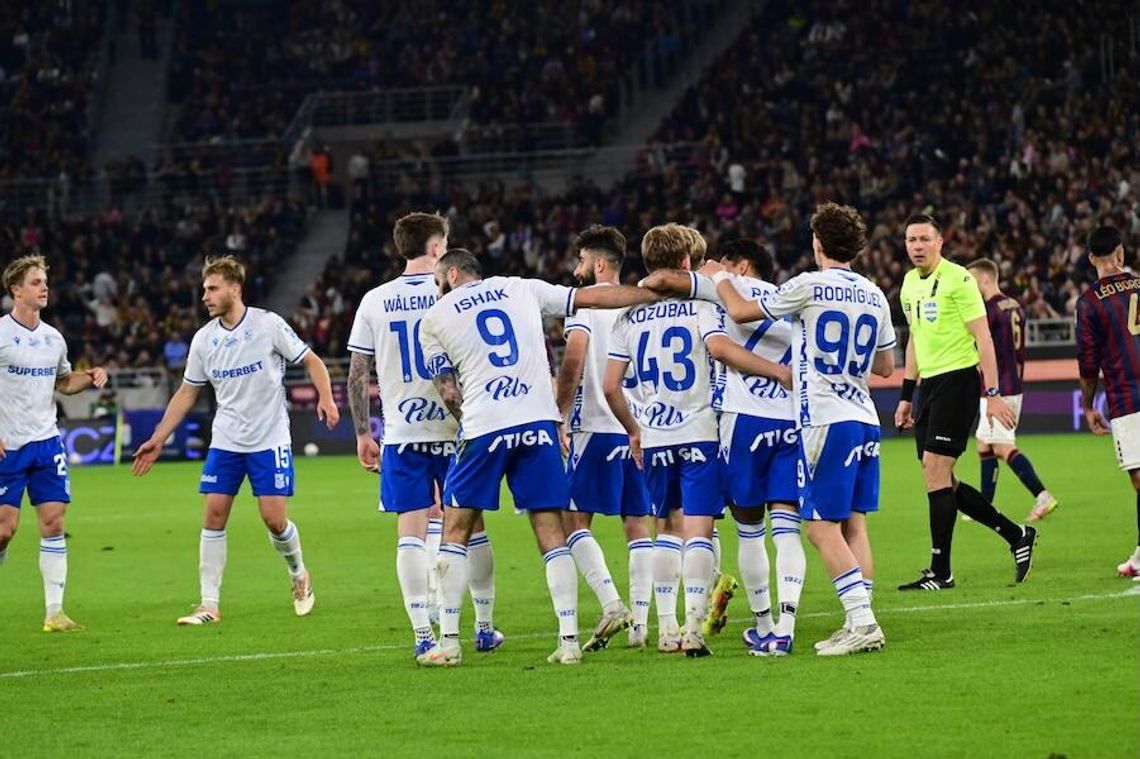 Ekstraklasa - Lech wygrał z Pogonią i umocnił się na pozycji lidera